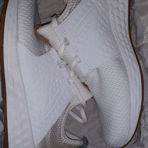 Women's New Balance Cruz VI Size 9 shoes